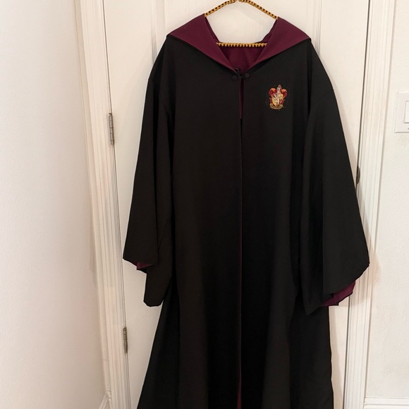 Warner Bros. Gryffindor Robe - Black and Maroon - Picture 8 of 8